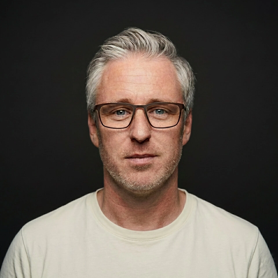 Porträt von Oliver Eichhof, Kommunikationsspezialist aus Hamburg